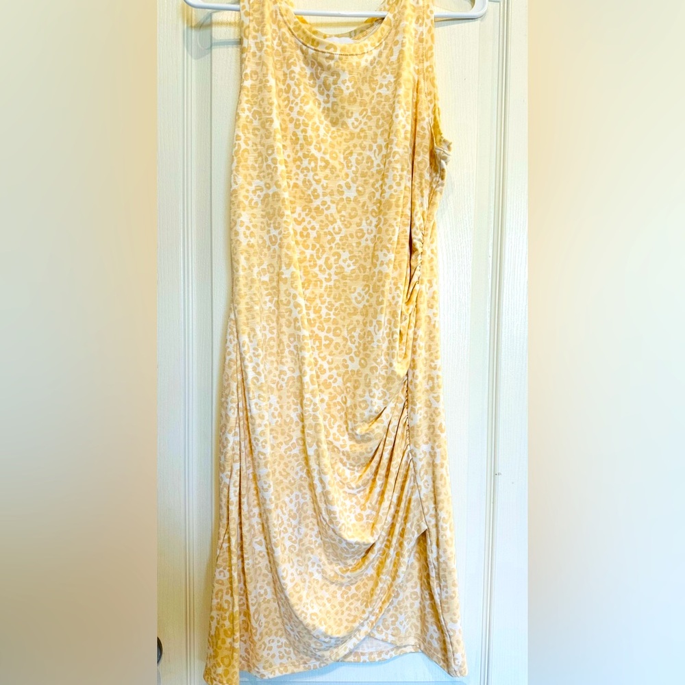 Women’s beige and white animal print bodycon medium Nine West dress